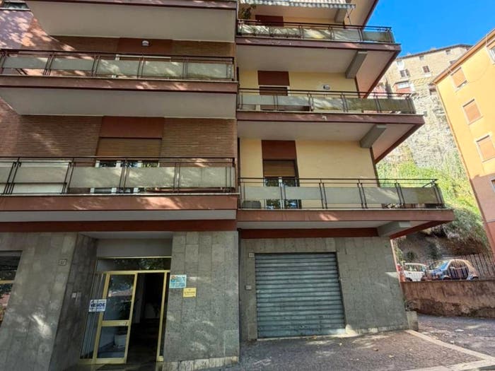 Appartamento quadrilocale in vendita in Via Pubblica Passeggiata, Centro, Orte