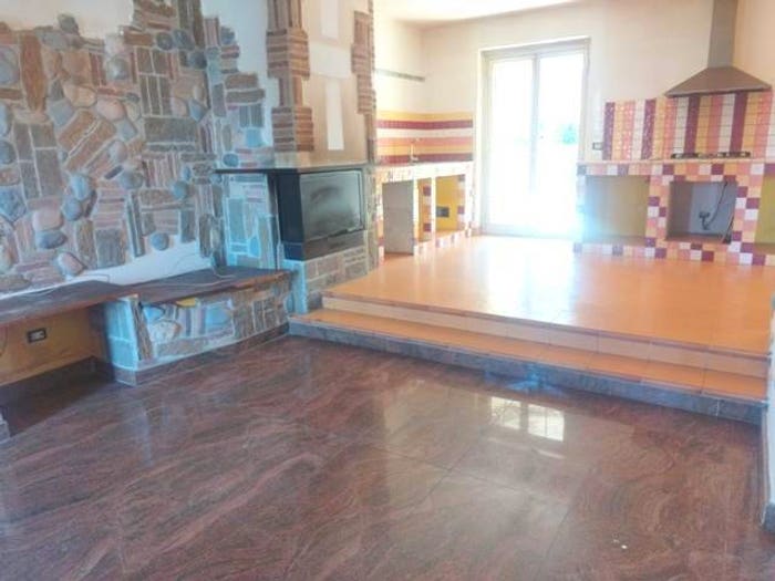Casa con 5 locali in vendita in Piazzale Giacomo Puccini, Vallerano