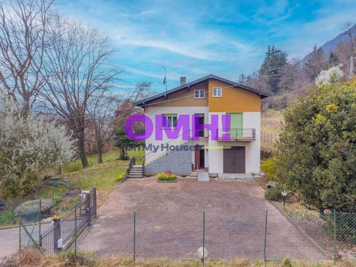 Casa con 6 locali in vendita in Via Laveno, Centro, Cittiglio