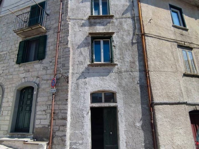 Casa con 5 locali in vendita in Via Roma, Capracotta