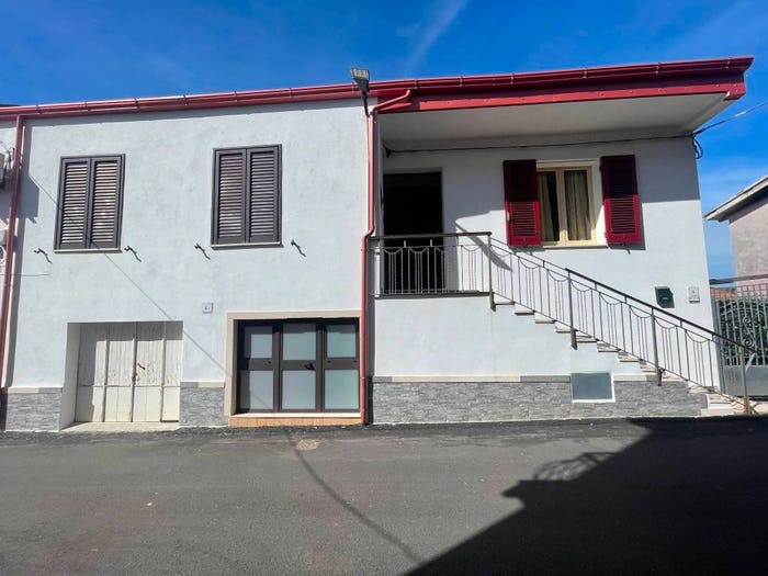 Appartamento con 5 locali in vendita in Via Sardegna, Montresta