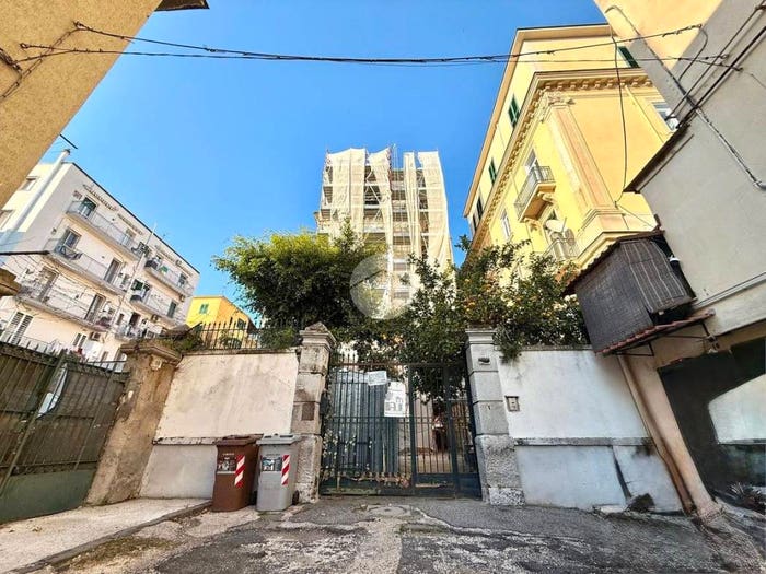 Appartamento trilocale in vendita in Via ospizio pasqualino cafaro, Bagnoli, Napoli