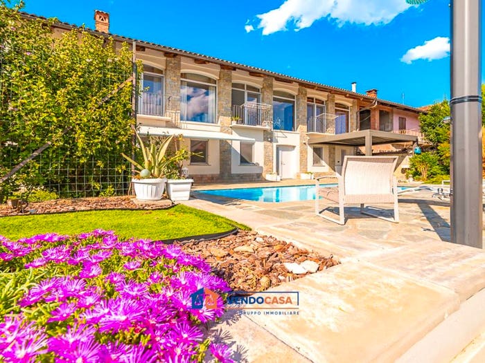 Casa con 6 locali in vendita in Via Ferruccio Valobra, Centro, Carmagnola