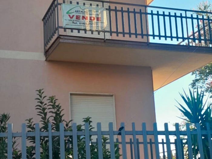 Appartamento trilocale in vendita in Via Roma, Martone