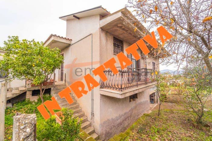 Casa con 5 locali in vendita in Vicolo di Fontana Rotta, Finocchio, Roma
