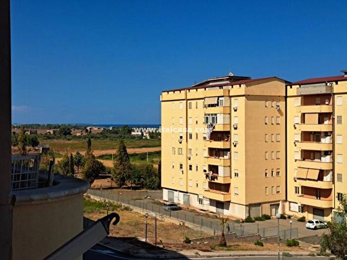 Appartamento quadrilocale in vendita in Via dei Granai, Crotone