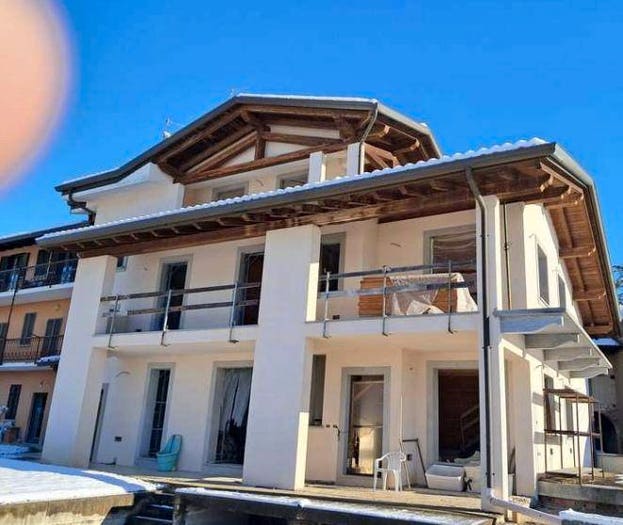 Casa con 5 locali in vendita in Via Borromeo, Veruno, GatticoVeruno