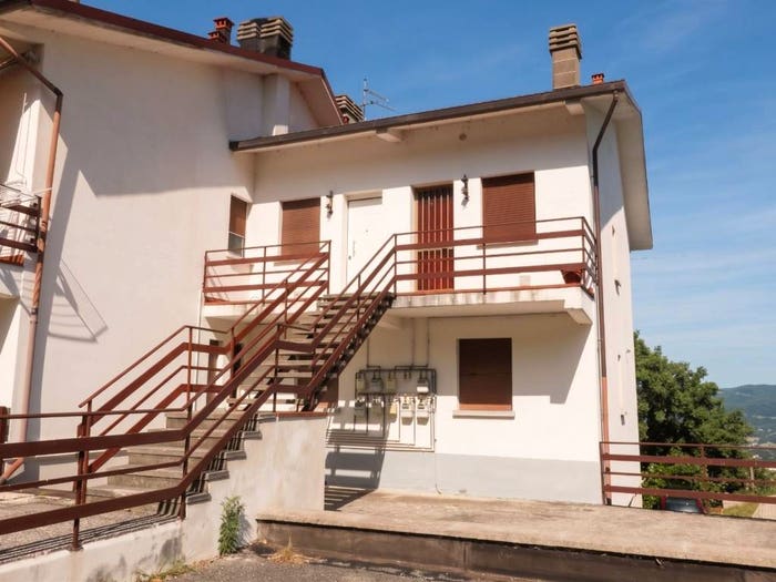 Appartamento trilocale in vendita in Via della Piazza, Centro, Gaggio Montano