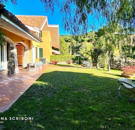 Casa con 6 locali in vendita in Strada Della Cornice, Marina Di Andora, Andora