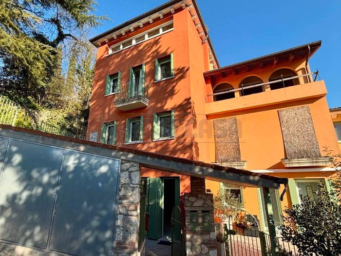 Casa con 5 locali in vendita in Via Torri, Arcugnano Torri, Arcugnano