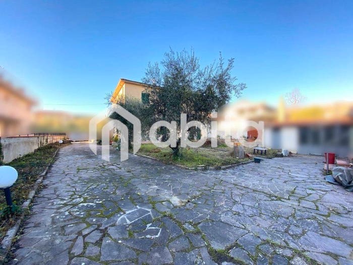 Appartamento con 6 locali in vendita in Via degli Ulivi, Pian Di Scò, Castelfranco Piandisco
