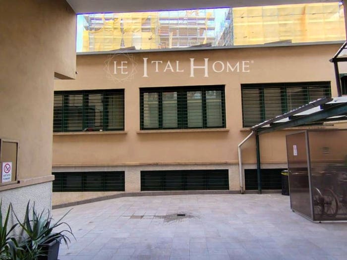 Appartamento trilocale in affitto in Via Ercole Oldofredi, Isola, Milano