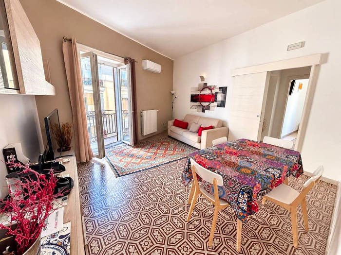 Appartamento trilocale in vendita in Via Vittorio Emanuele, Kalsa, Palermo