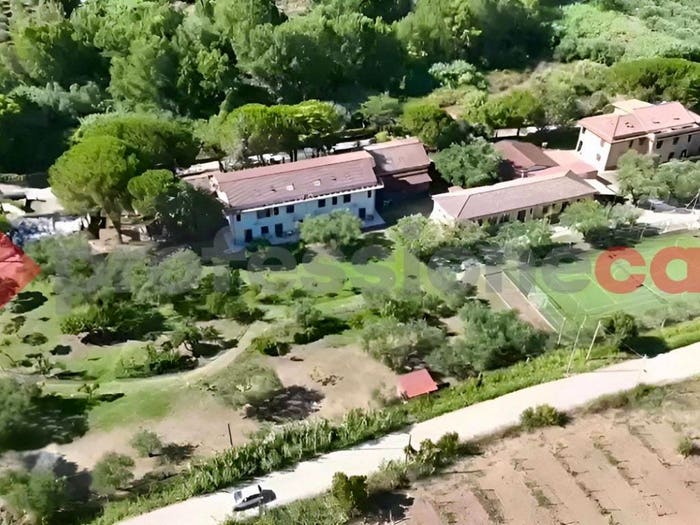 Casa con 6 locali in vendita in Via Della Bruca, Ascea