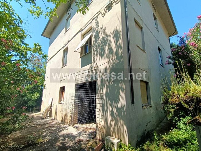 Appartamento con 6 locali in vendita in Via SANGRO, Cattabrighe Vismara, Pesaro