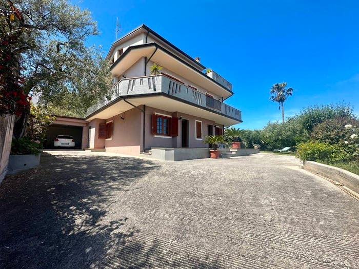 Casa con 6 locali in vendita in Contrada Certari, Centro, Capo d'Orlando