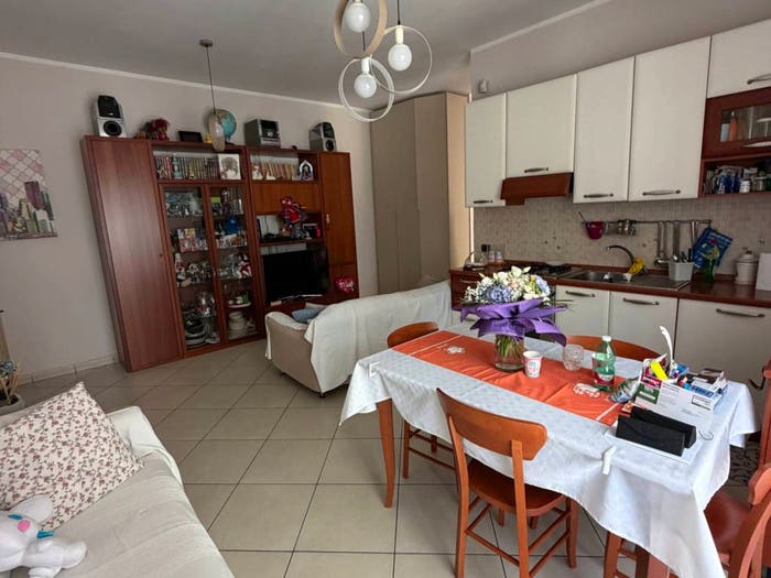 Appartamento trilocale in vendita in Via Serafino Biscardi, Centro Direzionale, Napoli