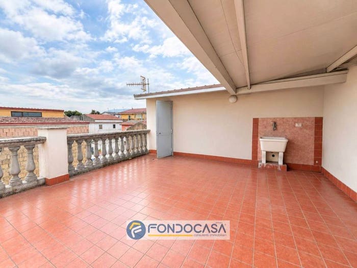 Appartamento con 5 locali in vendita in via selicara, Gricignano di Aversa