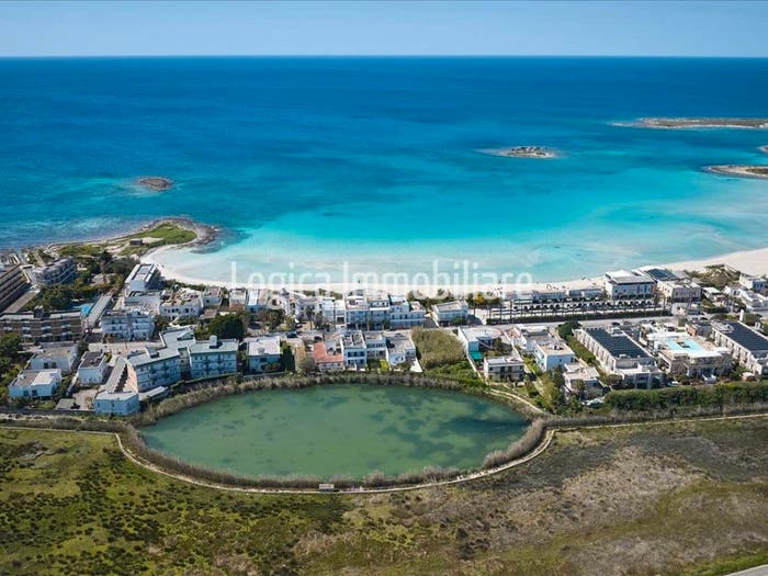Casa con 6 locali in vendita in via Mare Glaciale Artico, Porto Cesareo