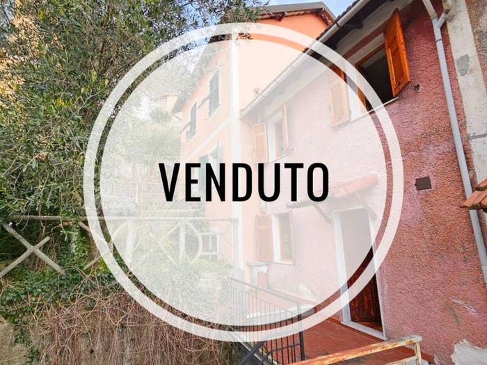 Casa quadrilocale in vendita in Via Peromaggiolo, Moranego, Davagna
