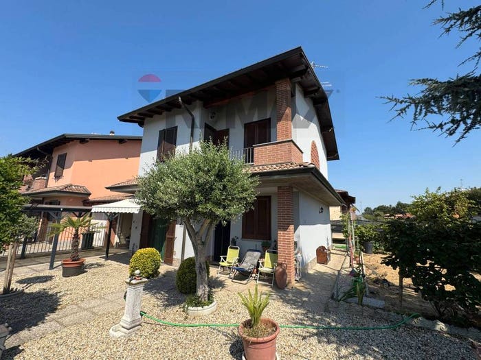 Casa quadrilocale in vendita in Via San Zino, Centro, Dorno