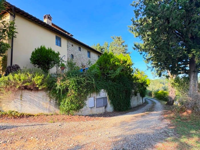 Casa con 6 locali in vendita in Via Colle Montalbino, Montespertoli
