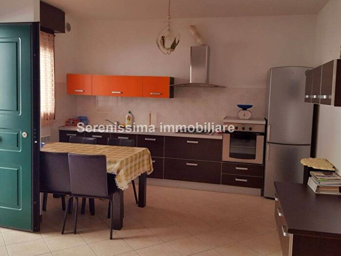 Appartamento quadrilocale in vendita in Osteria Nuova, Montelabbate