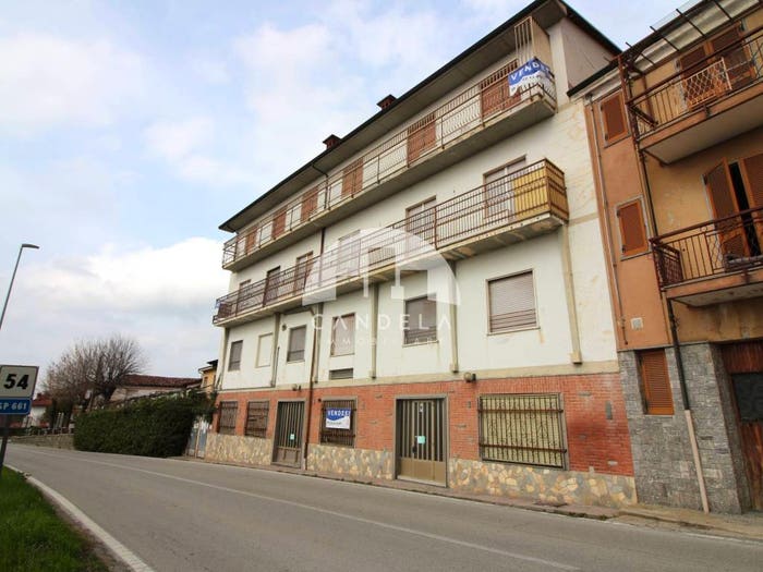 Casa con 6 locali in vendita in Via Pietro Donadei, Belvedere Langhe