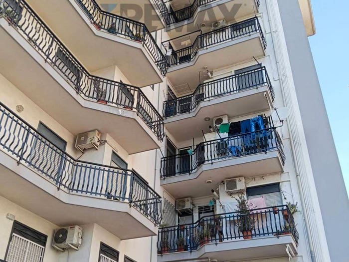 Appartamento con 6 locali in vendita in Viale Nitta, Villaggio Sant'Agata, Catania