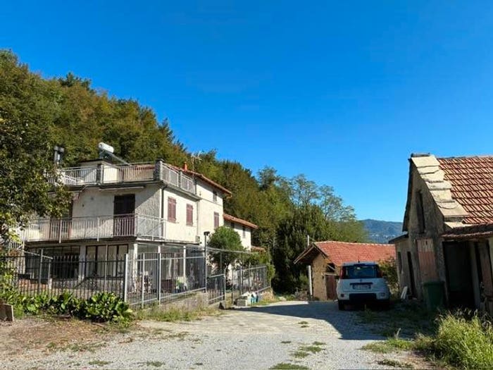 Casa con 6 locali in vendita in Via Ceranesi, Pontedecimo, Genova