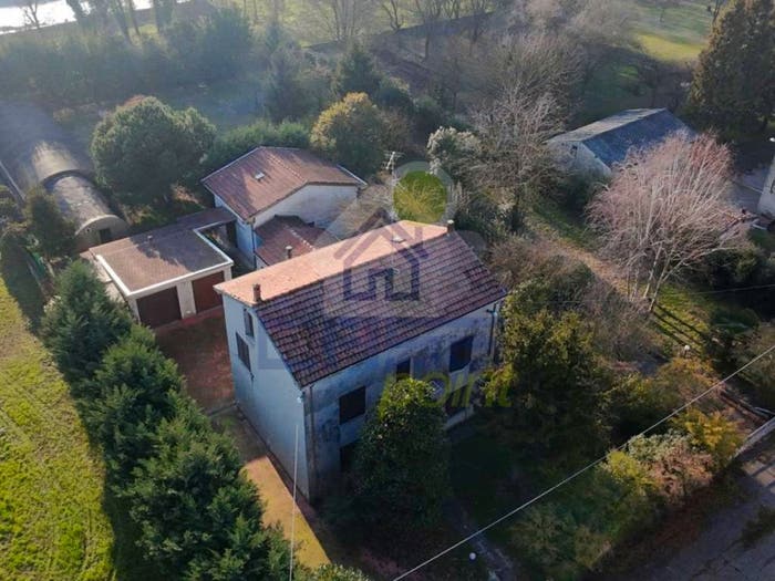Casa con 6 locali in vendita in via Nosari, Centro, Guastalla