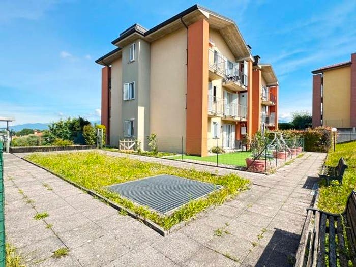 Appartamento trilocale in vendita in Via Giuseppe Mazzini, Centro, Cassago Brianza