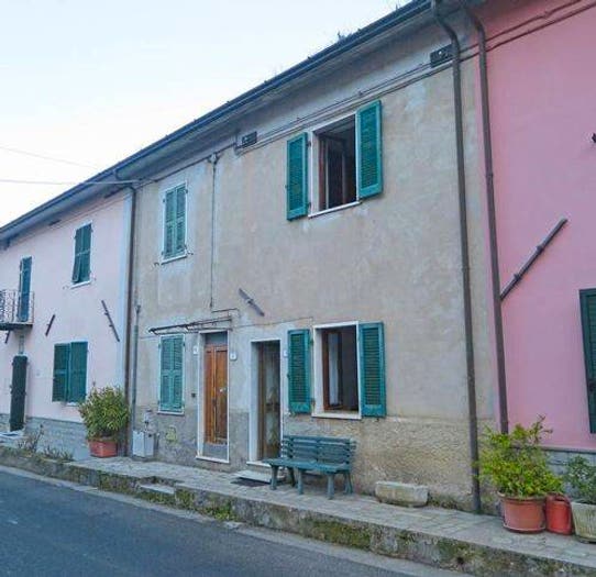Casa con 5 locali in vendita in Via Cariggio, Monzone, Fivizzano