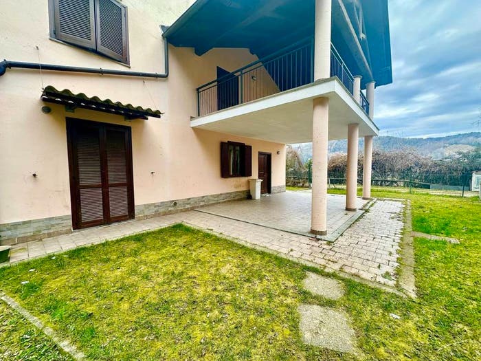 Casa quadrilocale in vendita in Località Aprato, Aprato, Baldissero d'Alba