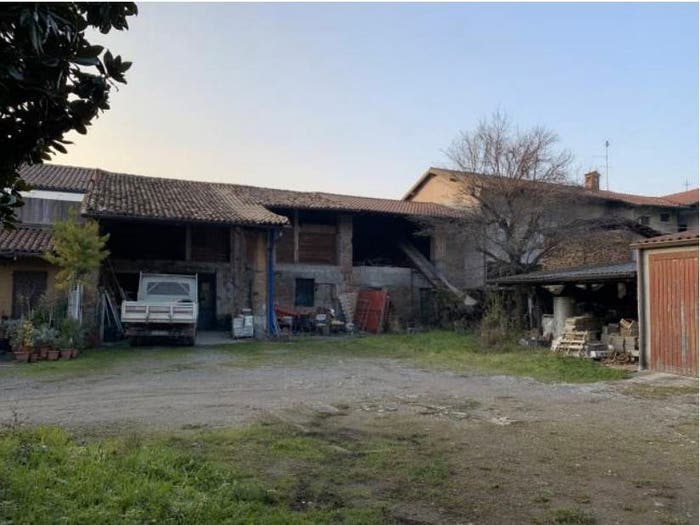 Casa quadrilocale in vendita in Via Vittorio Veneto, Pognano