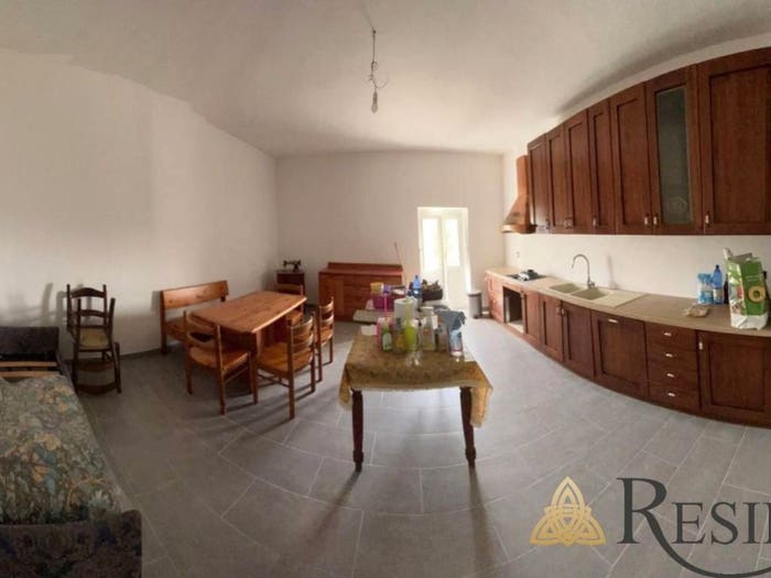 Casa quadrilocale in vendita in Via Cesare Battisti, Santo Stefano di Sessanio