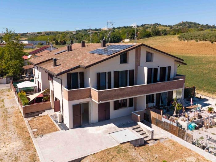 Casa con 6 locali in vendita in Via Volpina, Quattro, Forlì
