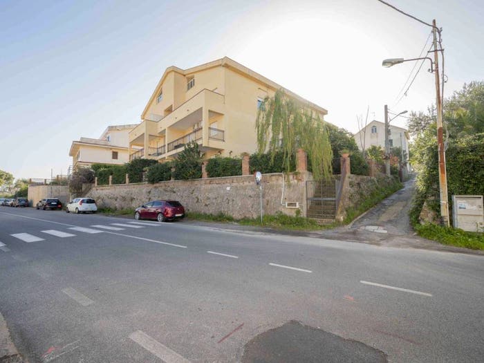 Appartamento trilocale in vendita in Contrada Malapezza, Faro Superiore Sperone, Messina