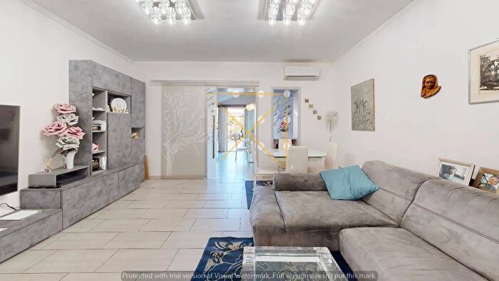 Casa con 6 locali in vendita in Viareggio