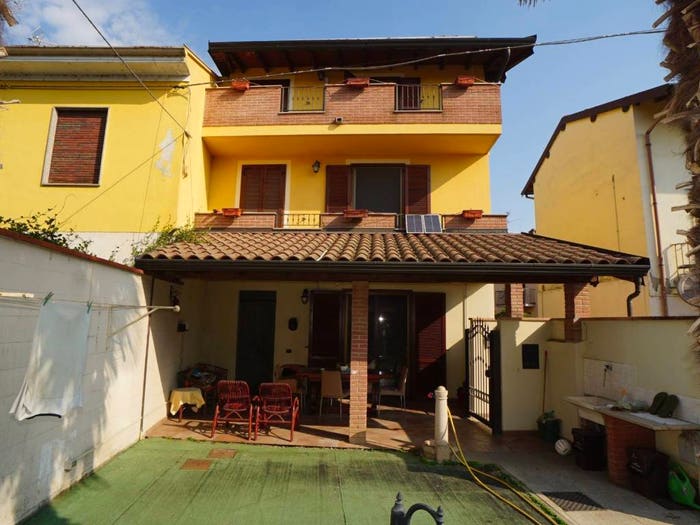 Casa con 6 locali in vendita in Via Giuseppe Mazzini, Centro, Cassolnovo