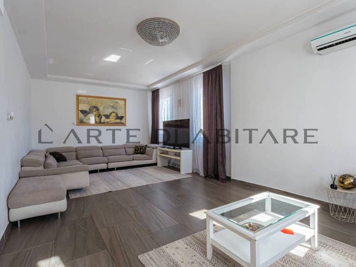 Casa con 6 locali in vendita in via Celeseo, Vigonovo
