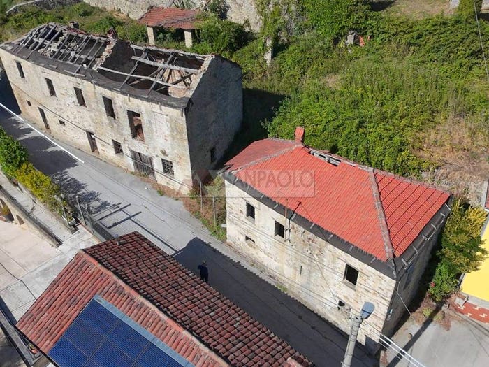 Casa con 6 locali in vendita in Via San Rocco, Perletto