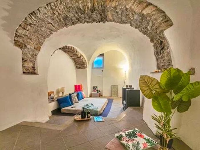 Casa con 6 locali in vendita in Via Don G Devia, Borgoratto, Lucinasco