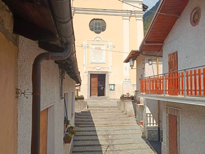 Appartamento quadrilocale in vendita in Via Umberto I, Centro, Fenestrelle