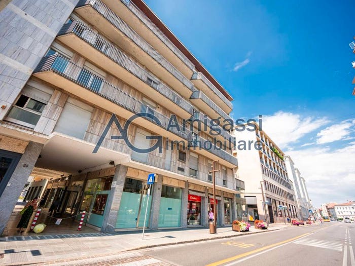 Appartamento trilocale in vendita in Via Gerolamo Tiraboschi, Centro, Bergamo