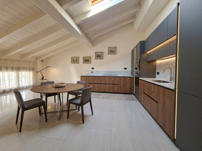 Appartamento con 5 locali in vendita in Via Cesare Battisti, Centro, Montichiari