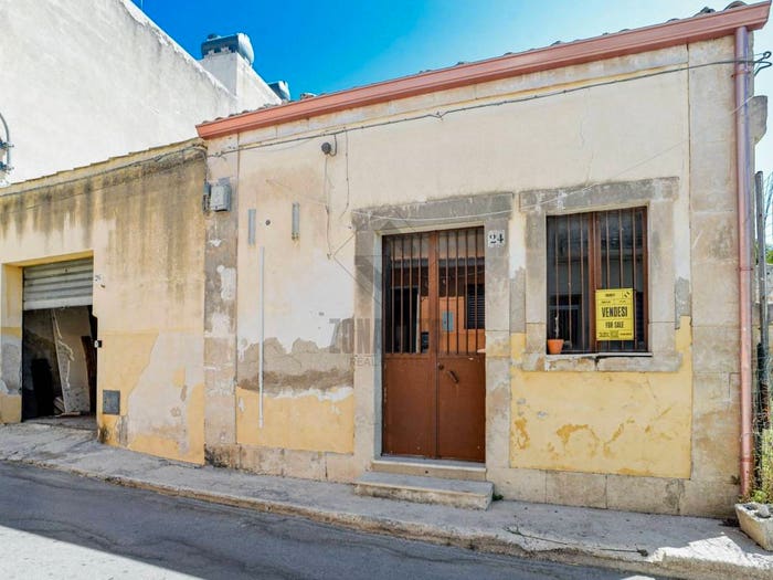 Casa trilocale in vendita in Vico Carmelo di Martino, Centro, Noto