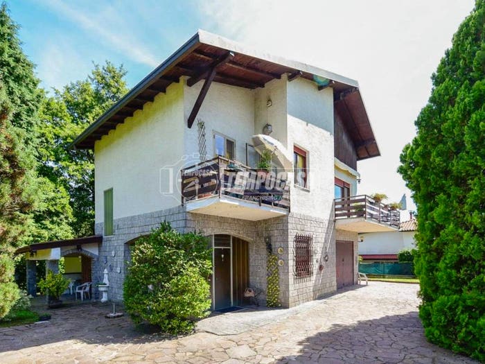 Casa quadrilocale in vendita in Via John Fitzgerald Kennedy, Capiago Intimiano Olmeda, Capiago Intimiano