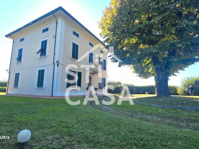 Casa con 6 locali in vendita in Altopascio Centro, Altopascio
