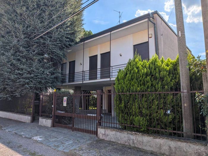 Casa quadrilocale in vendita in Via Carroccio, Rescaldina